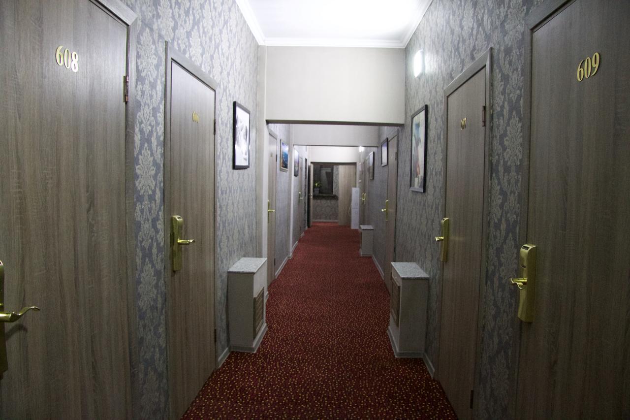 Deluxe Plaza Hotel Almaty Exterior foto