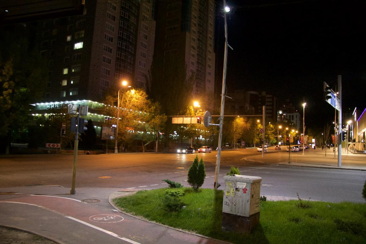 Deluxe Plaza Hotel Almaty Exterior foto