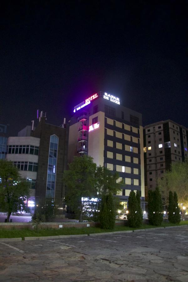 Deluxe Plaza Hotel Almaty Exterior foto